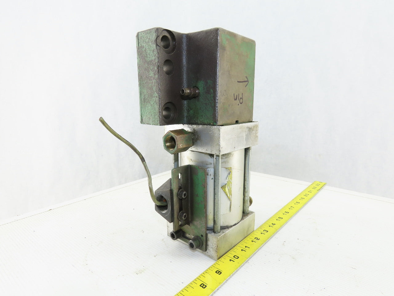 Turret Position Locking Cylinder Hydraulic From Wiedematic W2040