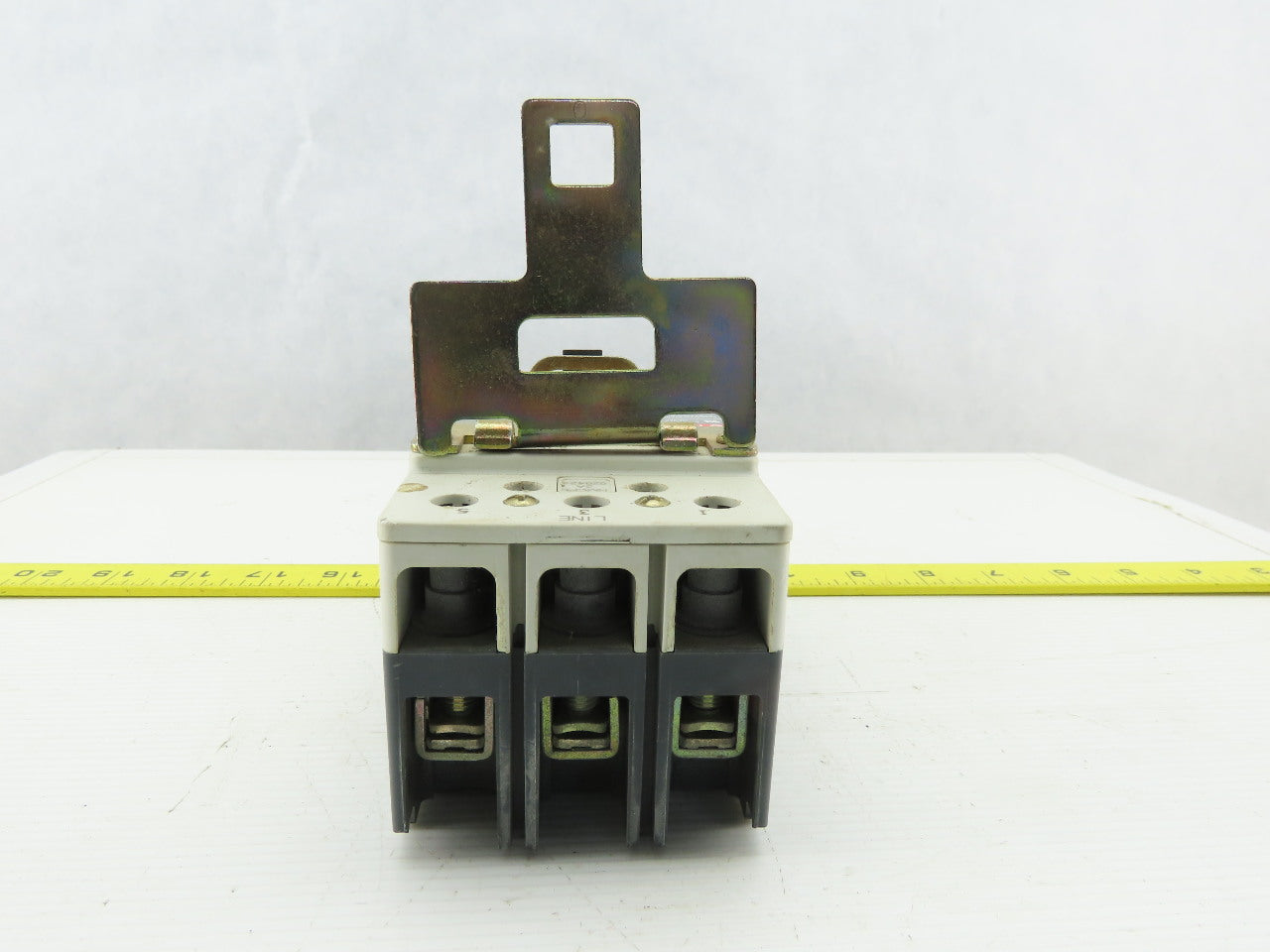 Cutler Hammer HMCPE003A0C 600V 3 Pole 3 Amp Circuit Breaker
