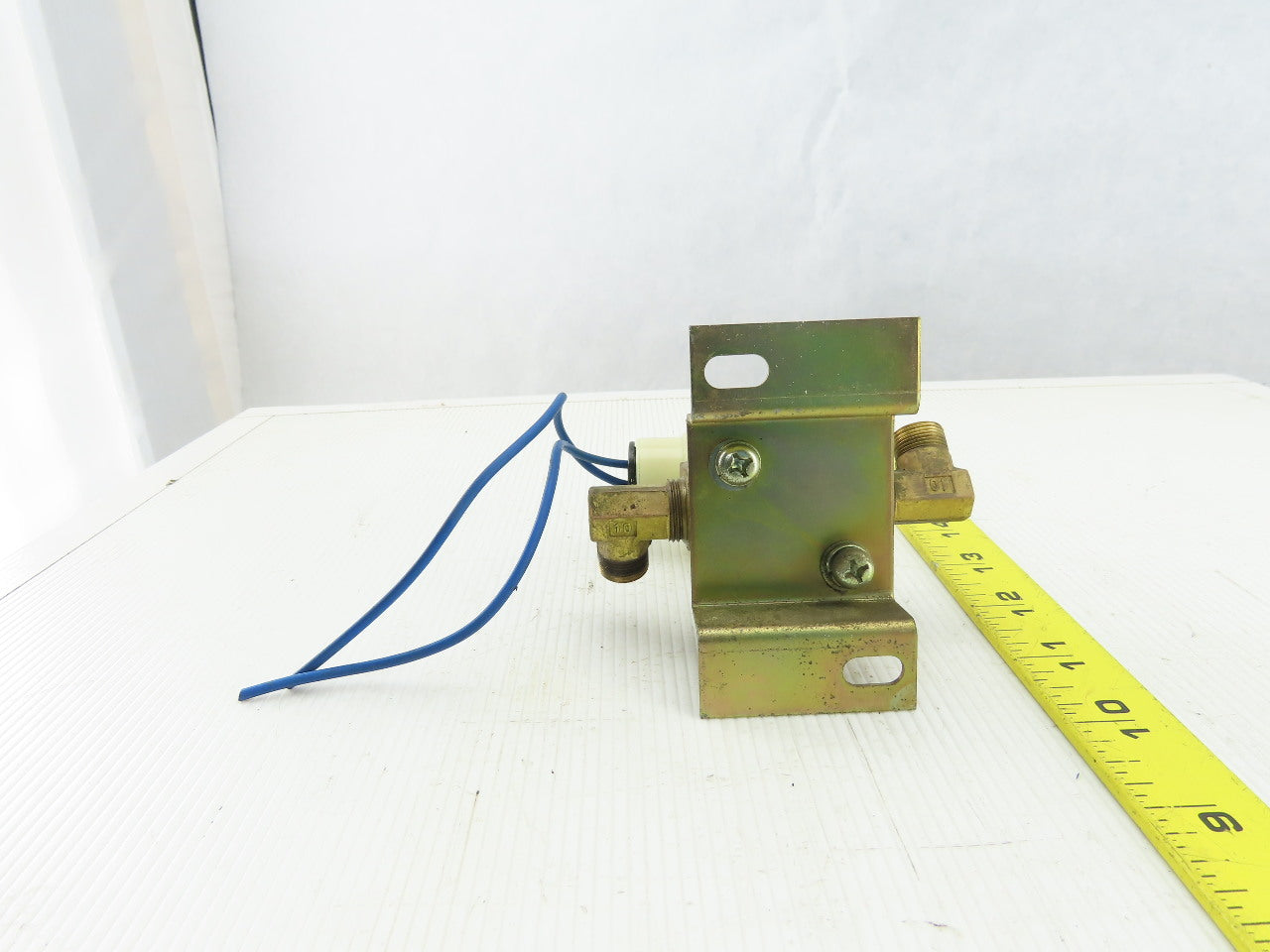 SMC VPW 2135 3/8" NPT 100VAC Solenoid Valve