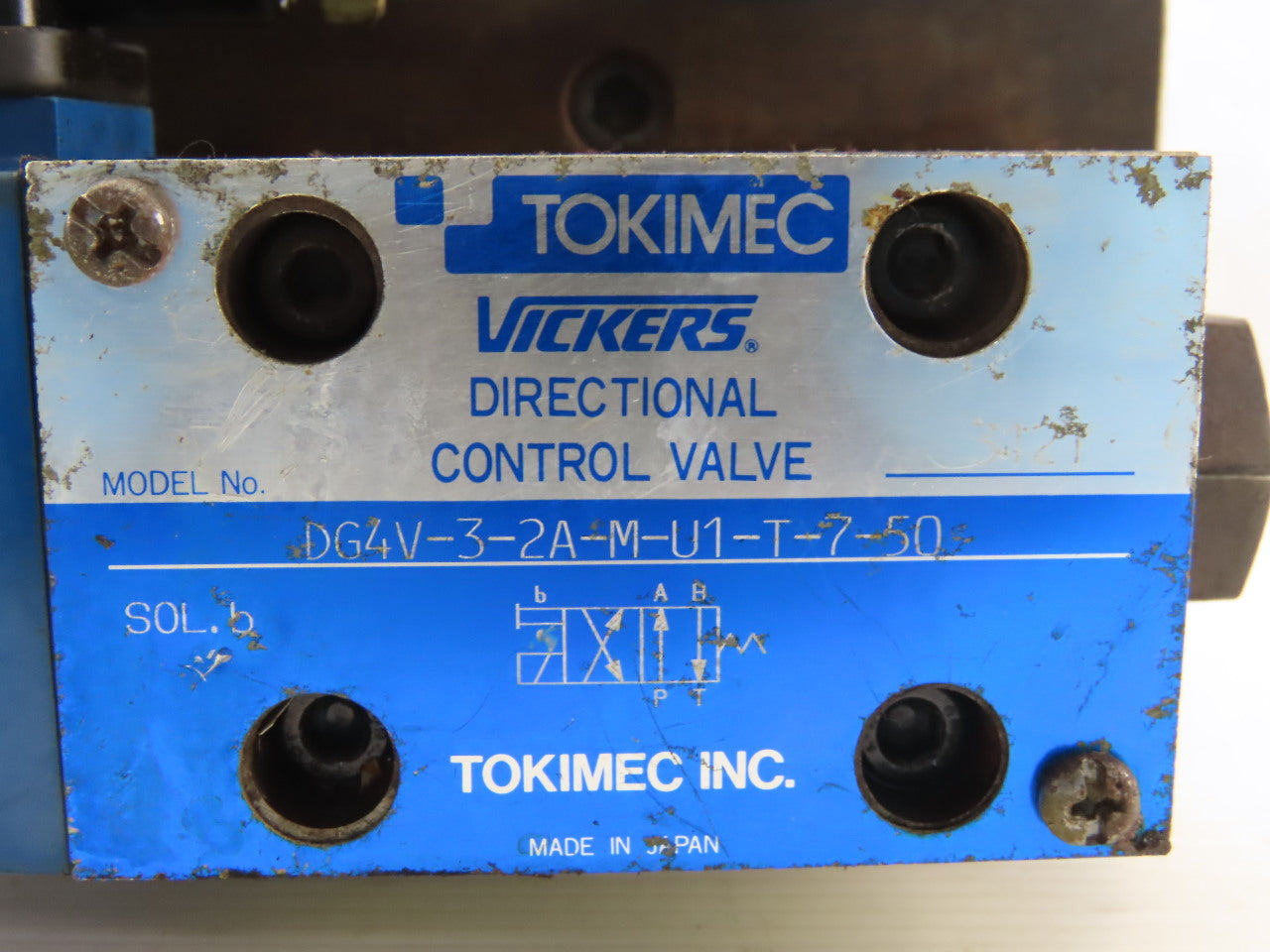 Vickers DG4V-3-2A-M-U1-1-7-50 Pressure Regulated Hydraulic Valve Stack Assembly