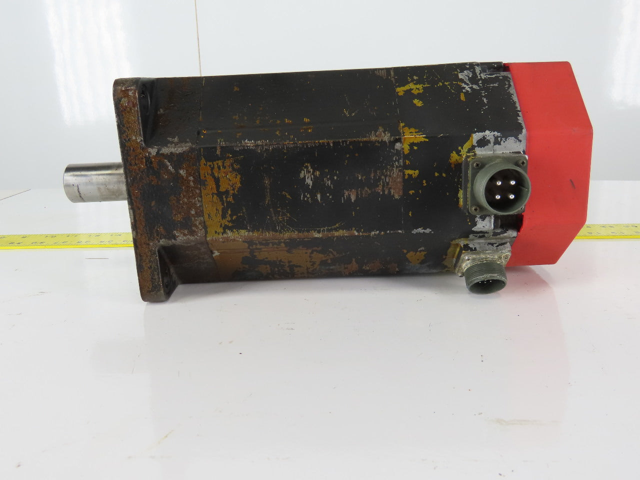 Fanuc A-532092 146V 3Ph 2000 RPM 20A Permanent Magnet AC Servo Motor