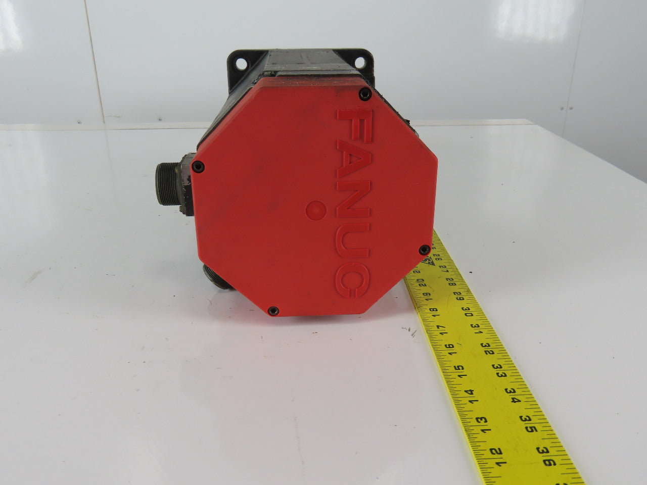 Fanuc A-532092 146V 3Ph 2000 RPM 20A Permanent Magnet AC Servo Motor