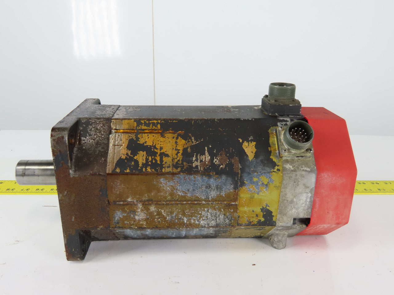 Fanuc A-532092 146V 3Ph 2000 RPM 20A Permanent Magnet AC Servo Motor
