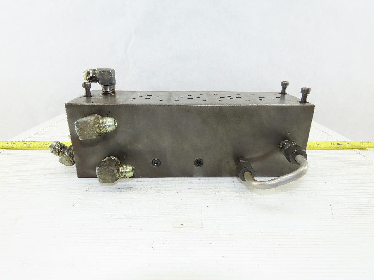 14 Port Steel Hydraulic Manifold With 4 ISO 4401 Valve Spaces