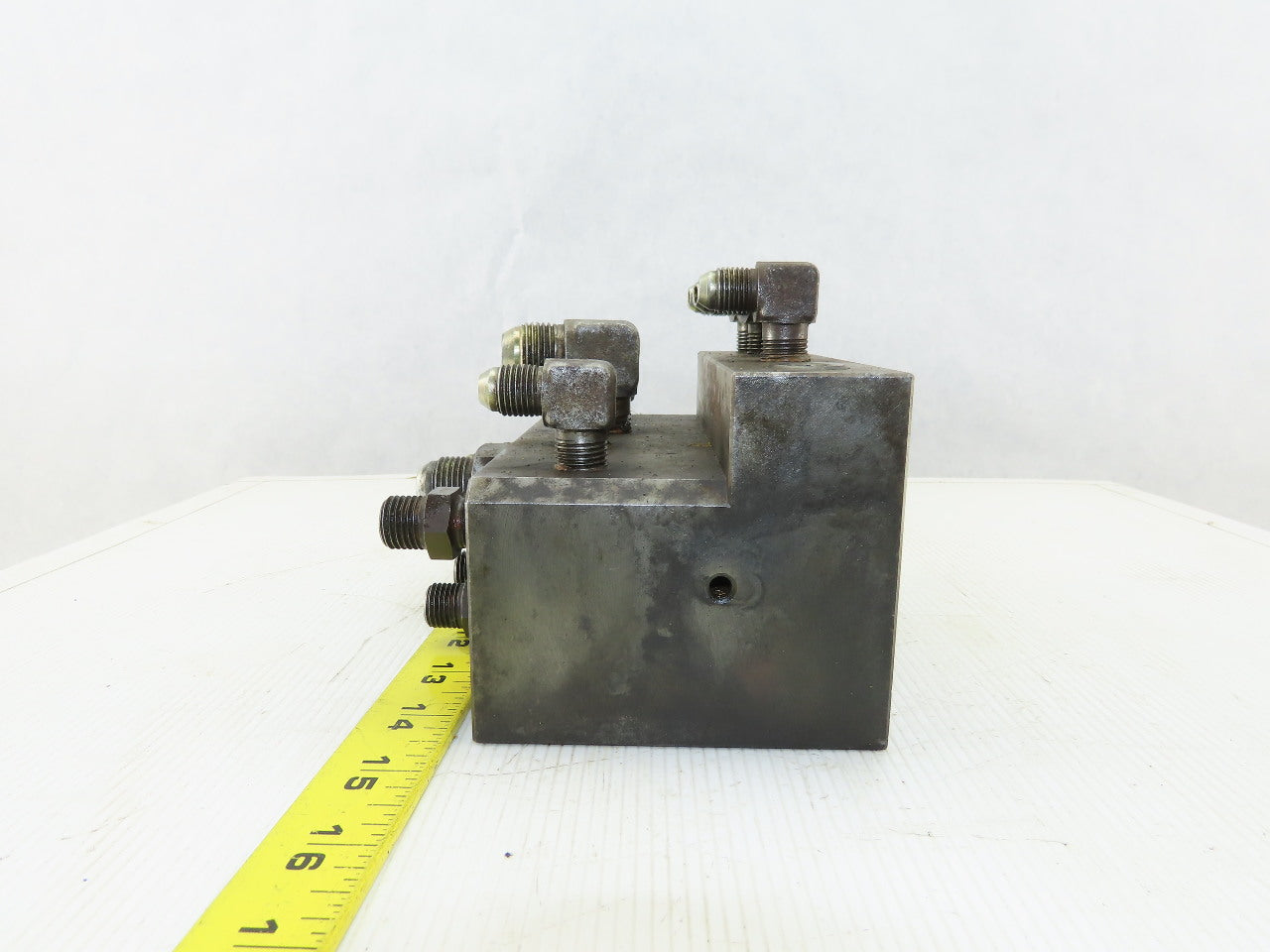 16 Port Compact Stacked Steel Hydraulic Manifold