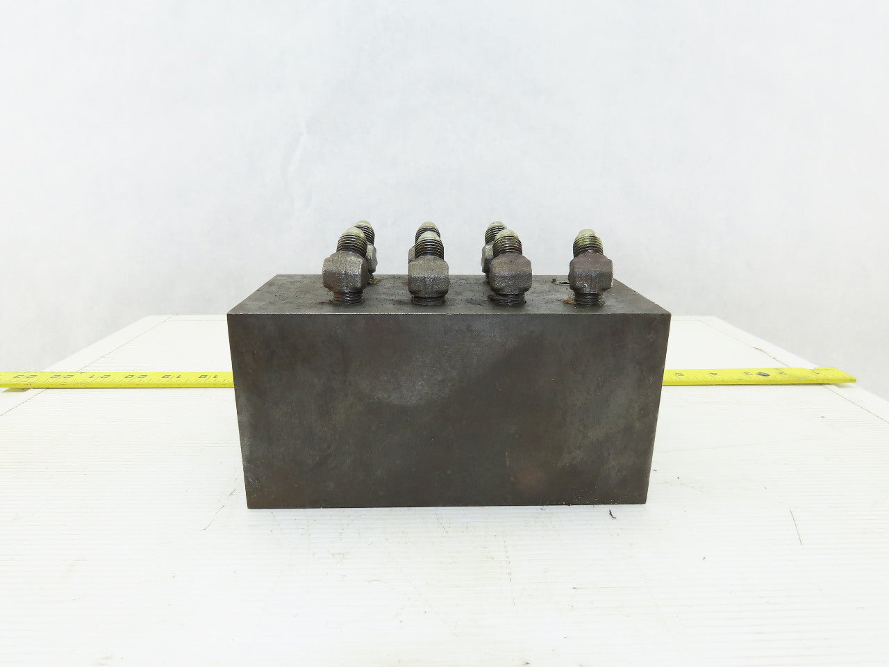 16 Port Steel Hydraulic Manifold