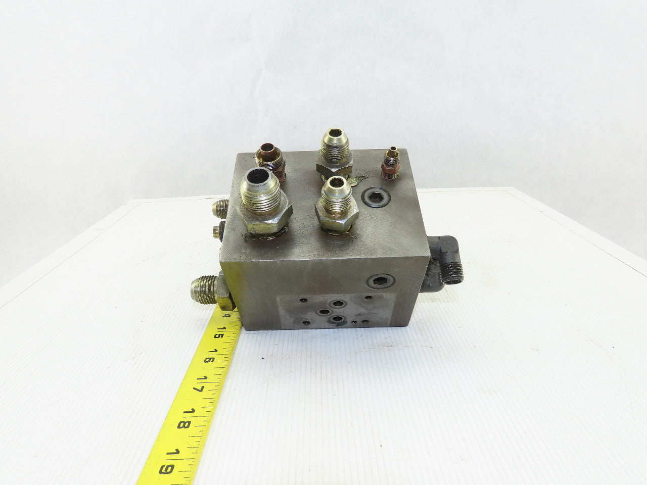16 Port Steel Hydraulic Manifold