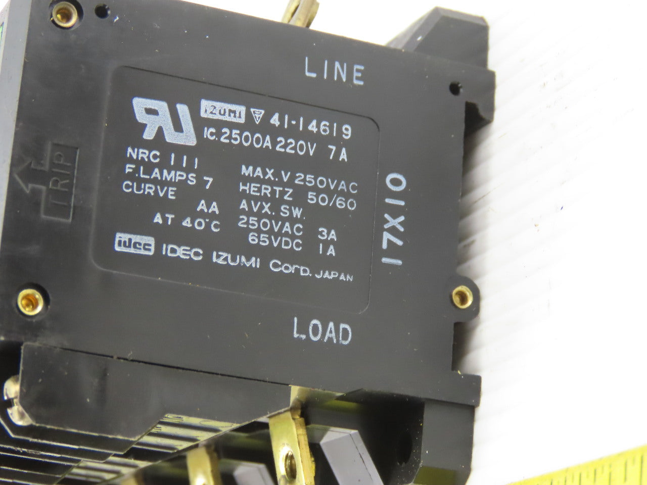 Izumi NRC-111 10A 5A 7A-AA 250VAC 50/60Hz Circuit Breaker Lot Of 7