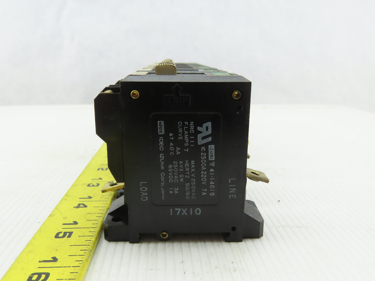 Izumi NRC-111 10A 5A 7A-AA 250VAC 50/60Hz Circuit Breaker Lot Of 7