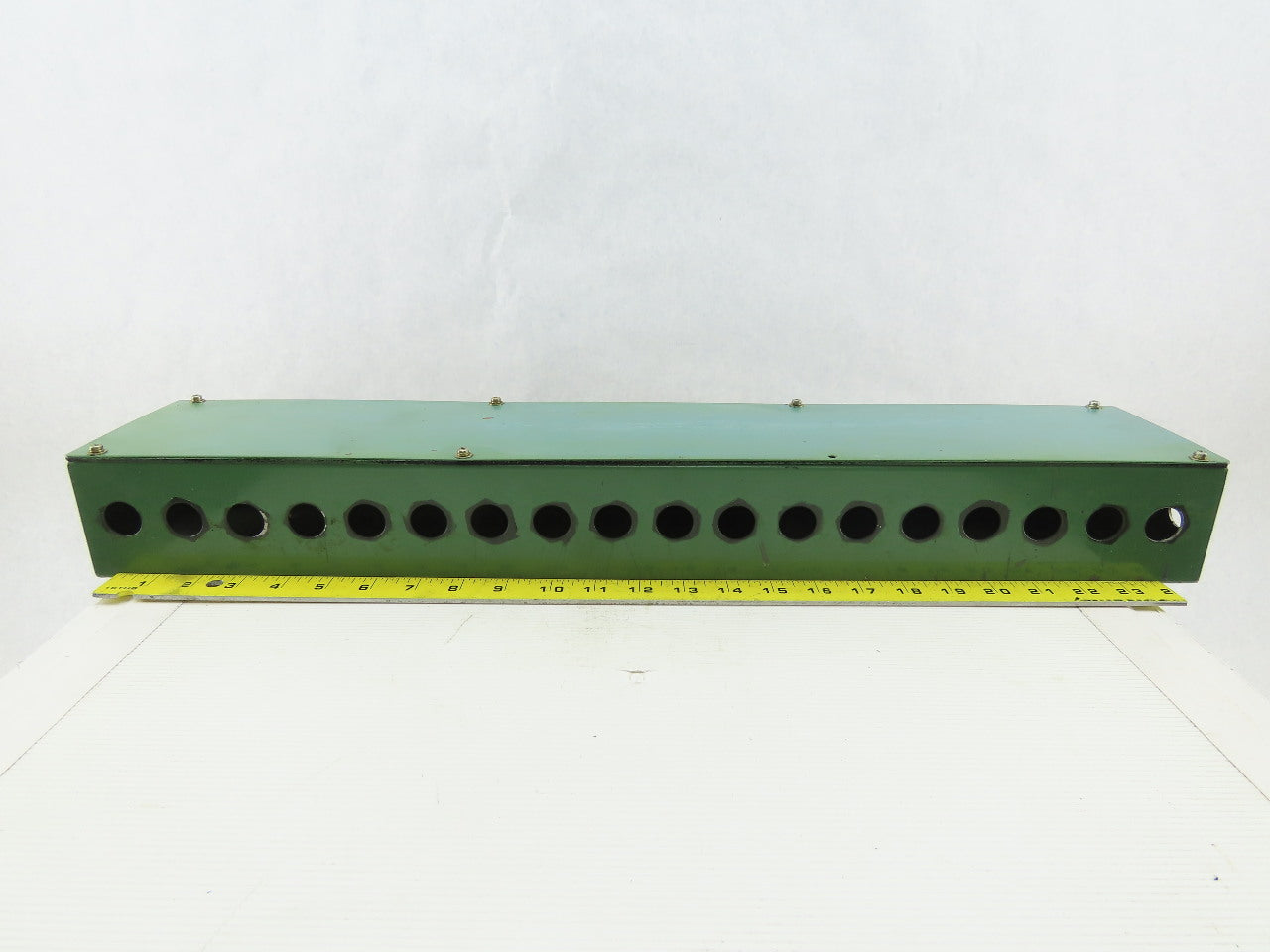 25-1/2" x 4-3/4" x 3" 18 Port Junction Electrical Hydraulic Valve Box