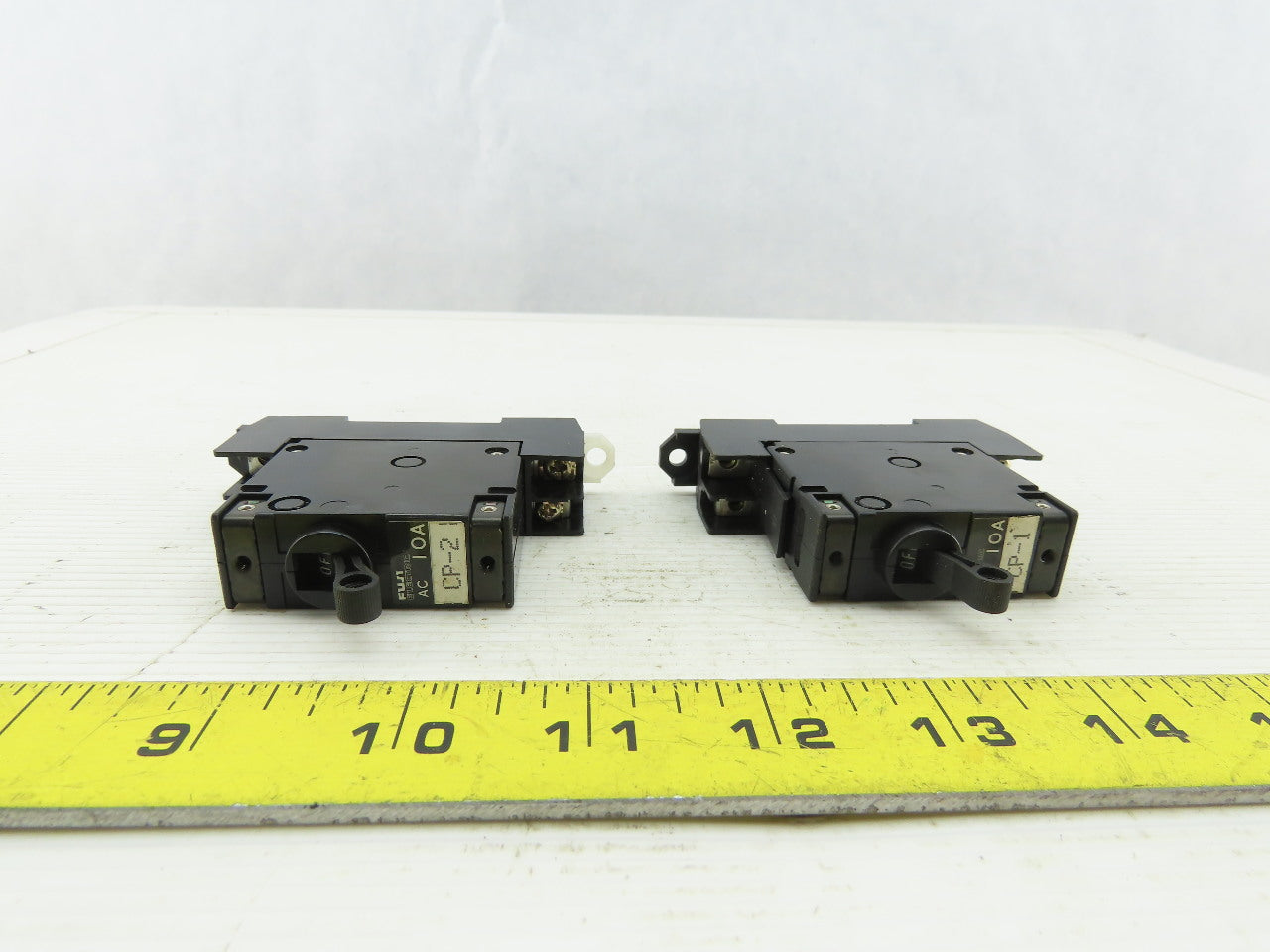 Fuji CP31E/10W 10A 250VAC 50/60Hz Circuit Breaker Lot Of 2