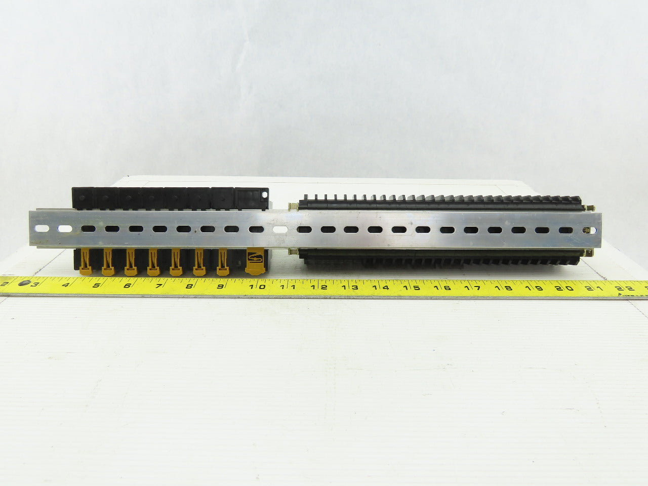 Idec BNDH 15 G2R-SND 600V Wire Terminal And Relay Block 36 Total