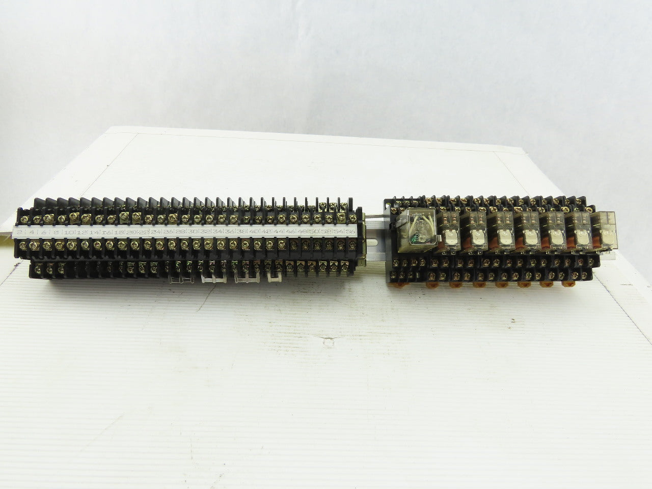 Idec BNDH 15 G2R-SND 600V Wire Terminal And Relay Block 36 Total