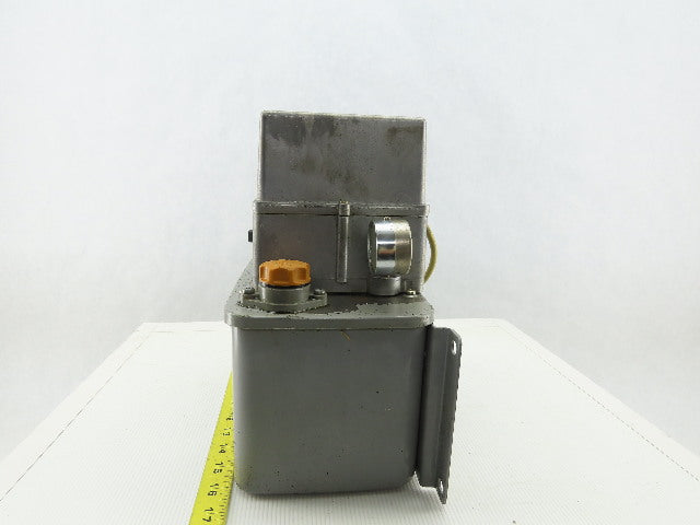 Showa LCB1 5433 100V 50/60Hz 1Ph 0.15l/min Piston Lubricator Pump