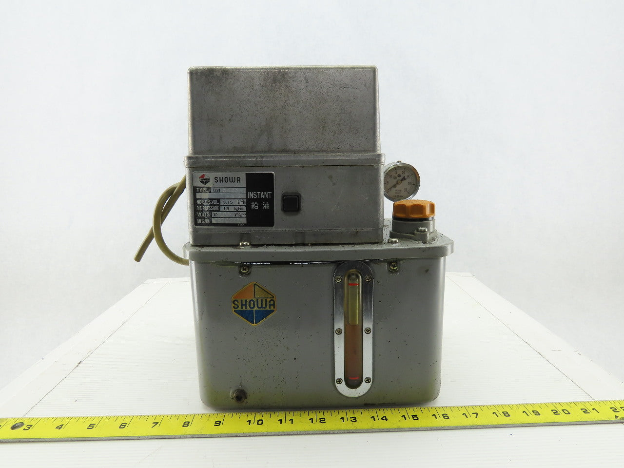 Showa LCB1 5433 100V 50/60Hz 1Ph 0.15l/min Piston Lubricator Pump