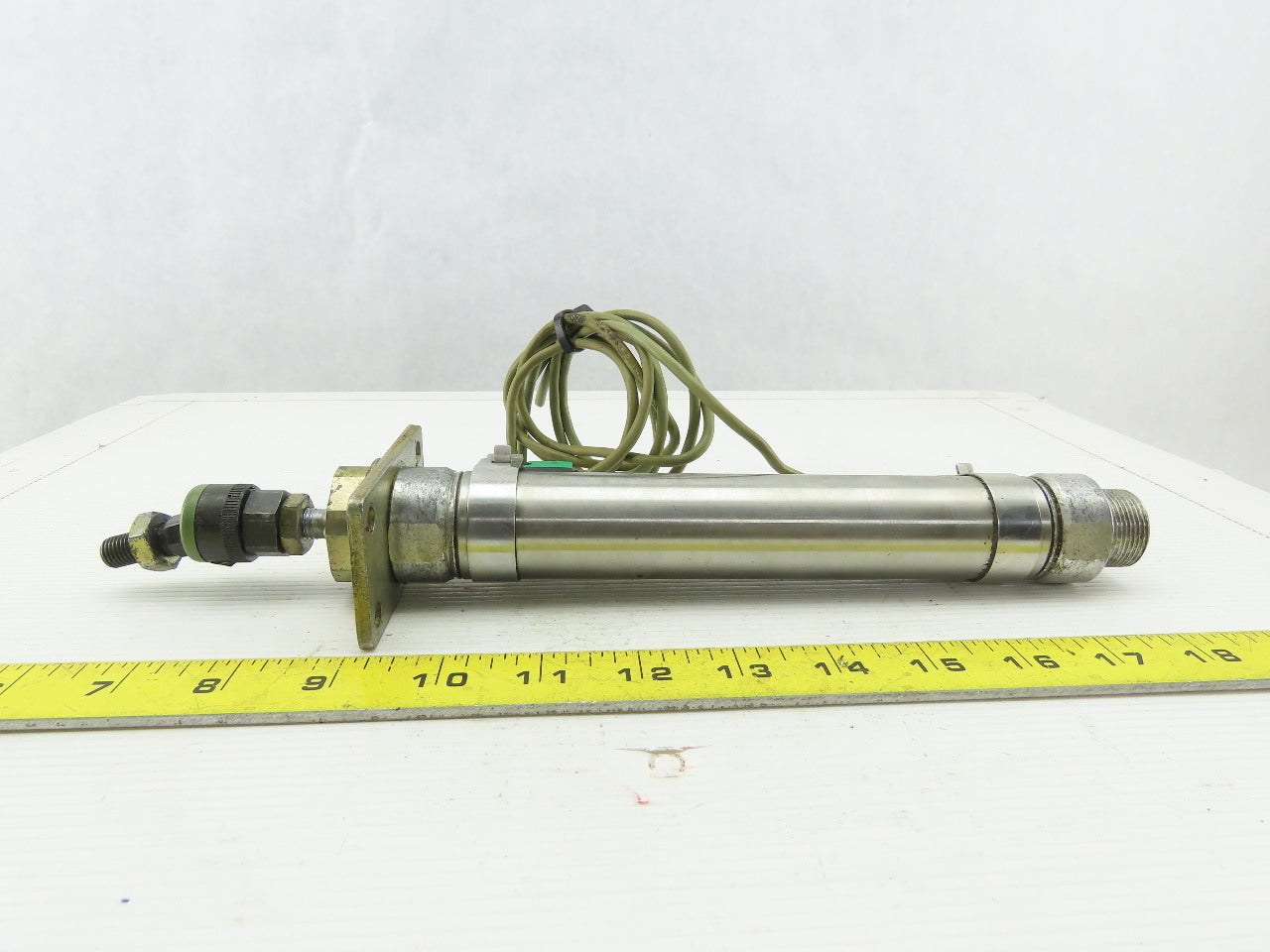 CKD CMK200 1-5/16" Bore 6" Double Acting Air Cylinder