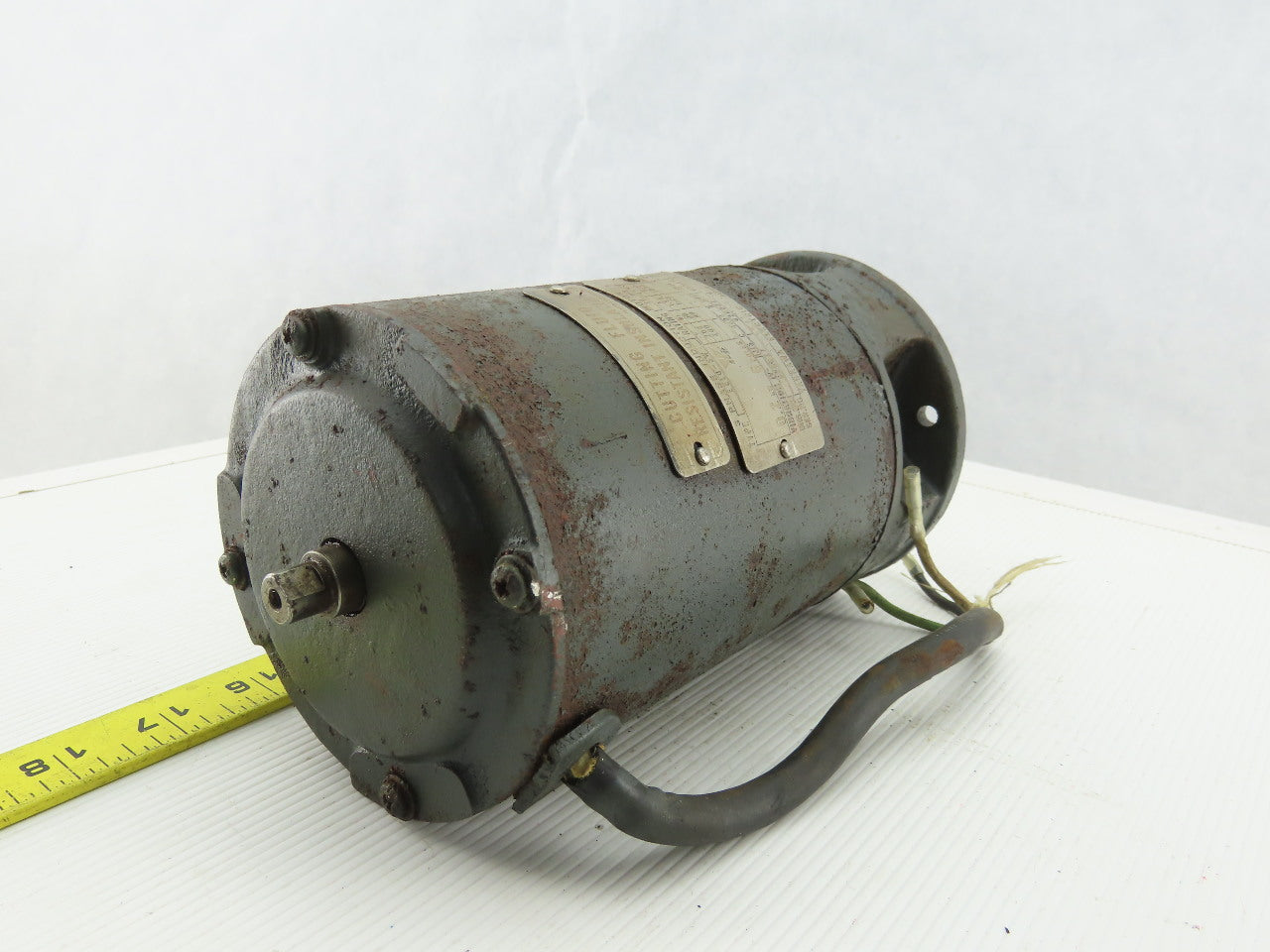 Yaskawa EELQ-5W 0.2kW 200V 50/60Hz 915/1090PRM 3Ph Electric Induction Motor