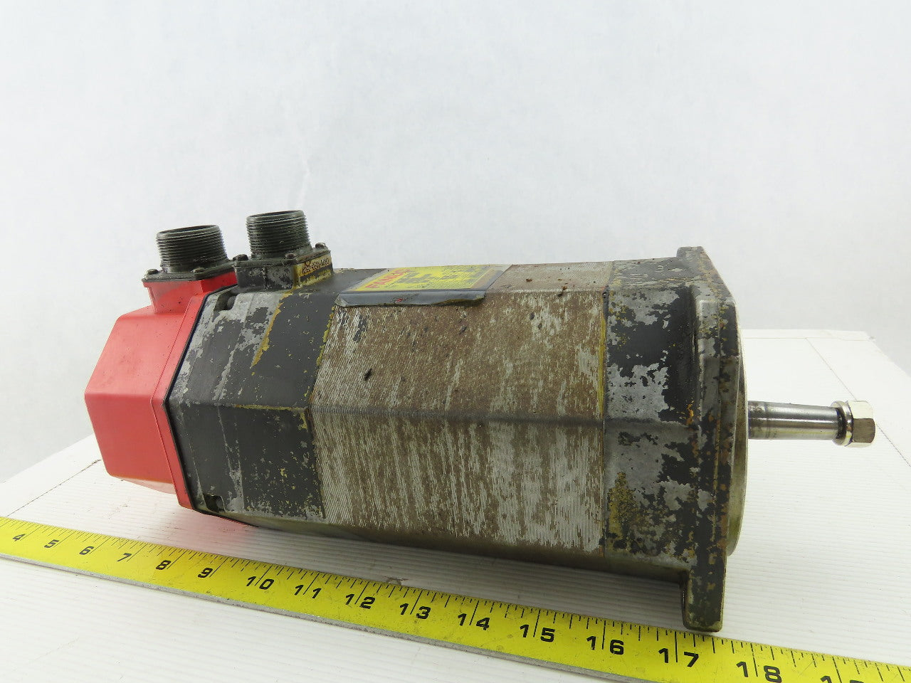 Fanuc A06B-0512-B002 110V 3Ph 2000RPM 5.9Nm Perm Magnet AC Servo Motor