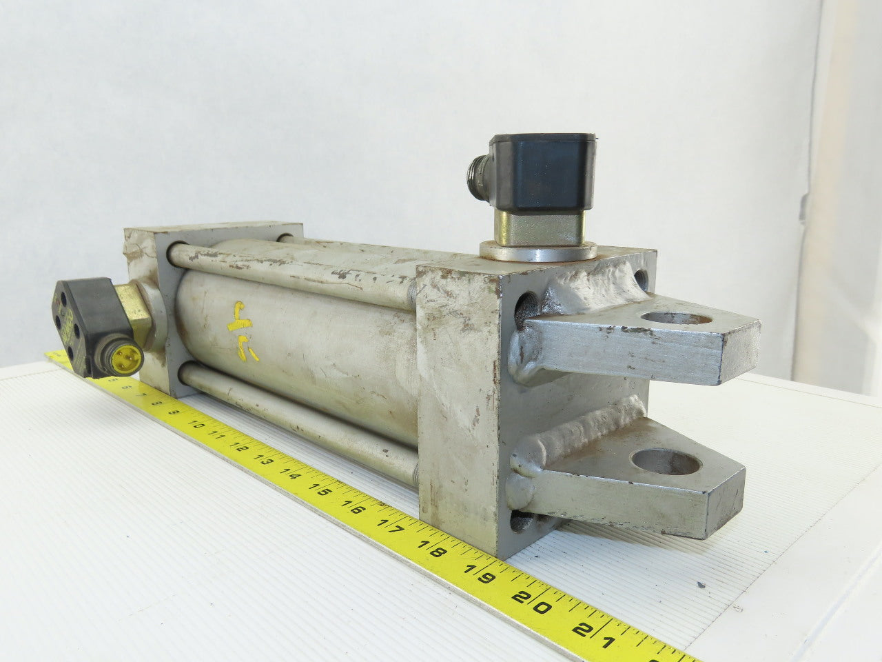 Milwaukee C-15487 3-1/4" Bore 8" Stroke 3000 Psi Hydraulic Cylinder And Probes