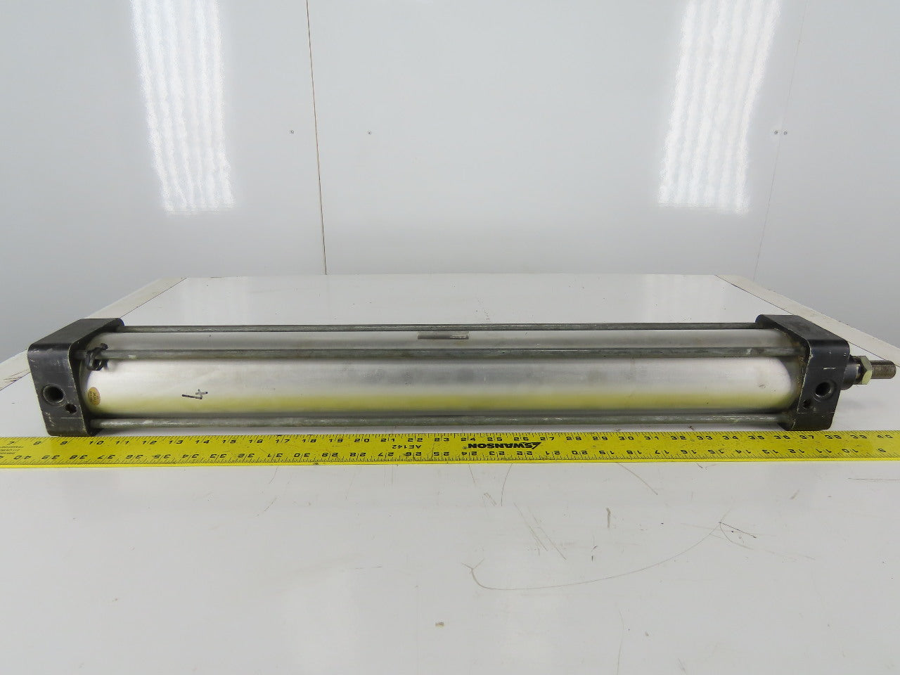 Schrader Bellows Stainless Steel Shaft 80MM Bore 635MM Stroke Pneumatic Cylinder