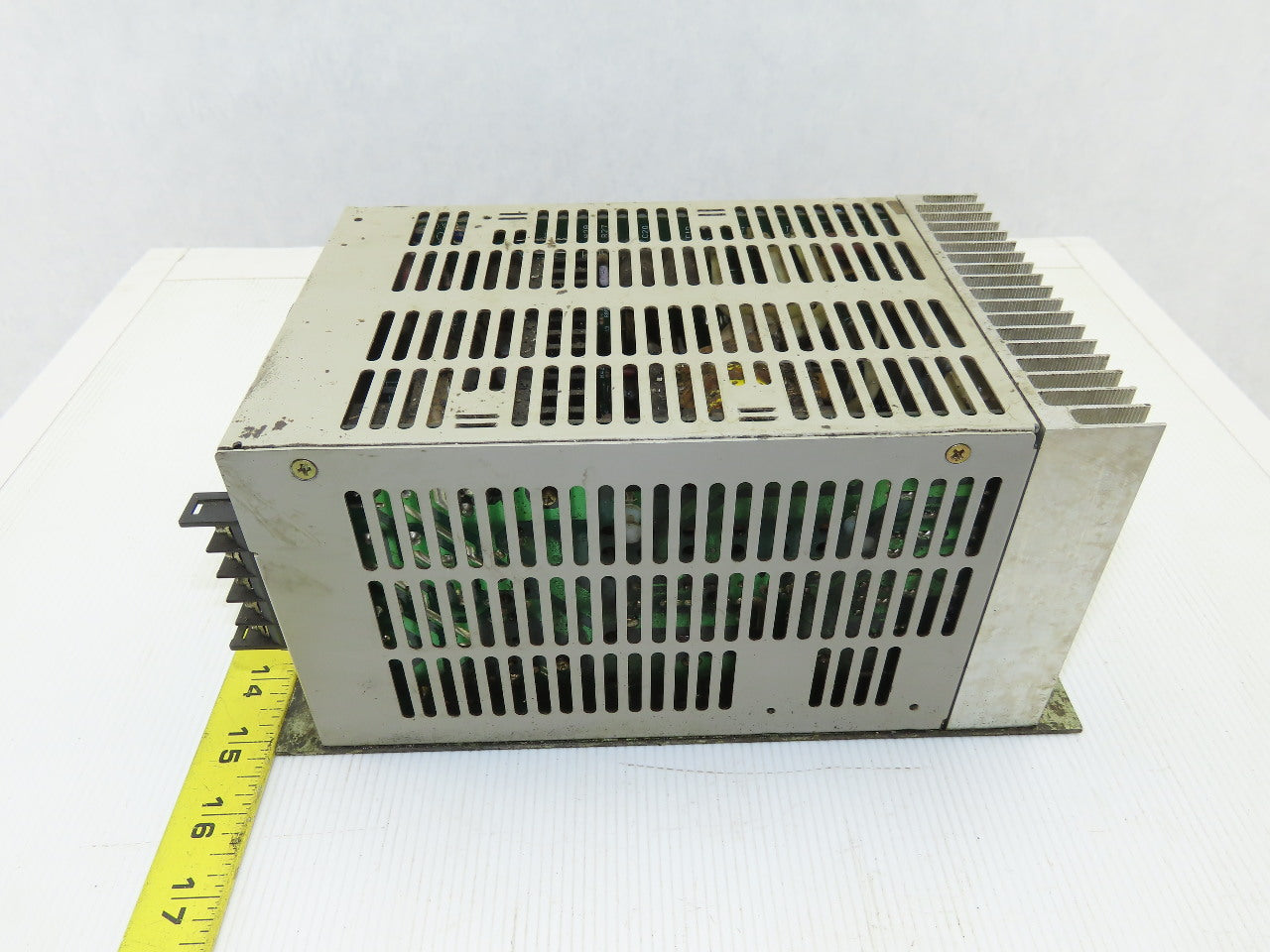 Omron S82F-3024 100-120 200-240V Input 24VDC Output Power Supply