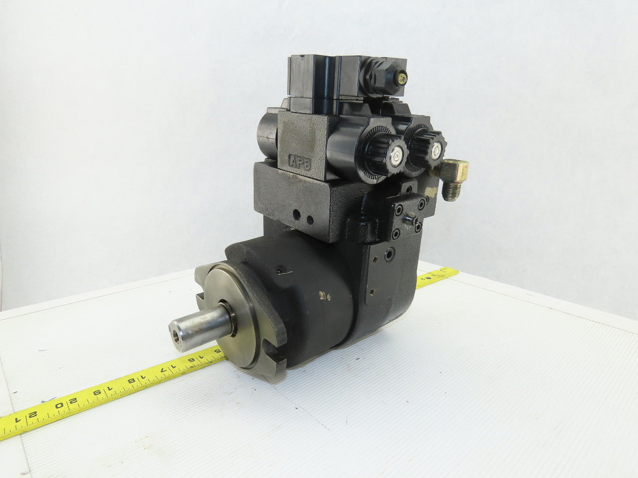 Daikin EDM 174A-1R2-3-10-052 Hydraulic Motor W/ Valves 1" Shaft