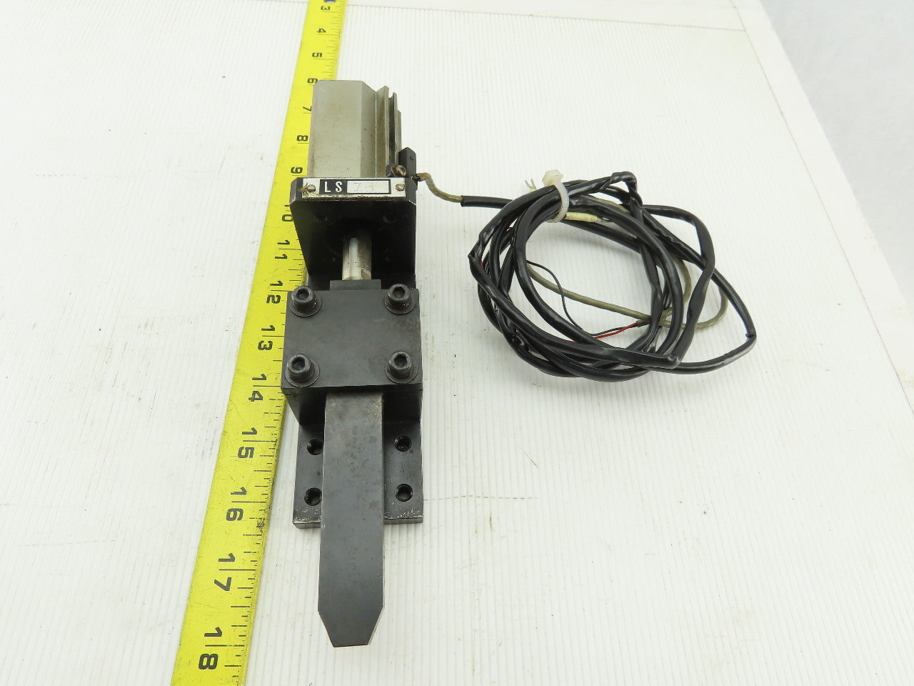 SMC CDQ2D25 Position Lock Pneumatic Cylinder Removed From Kitagawa MT4-170