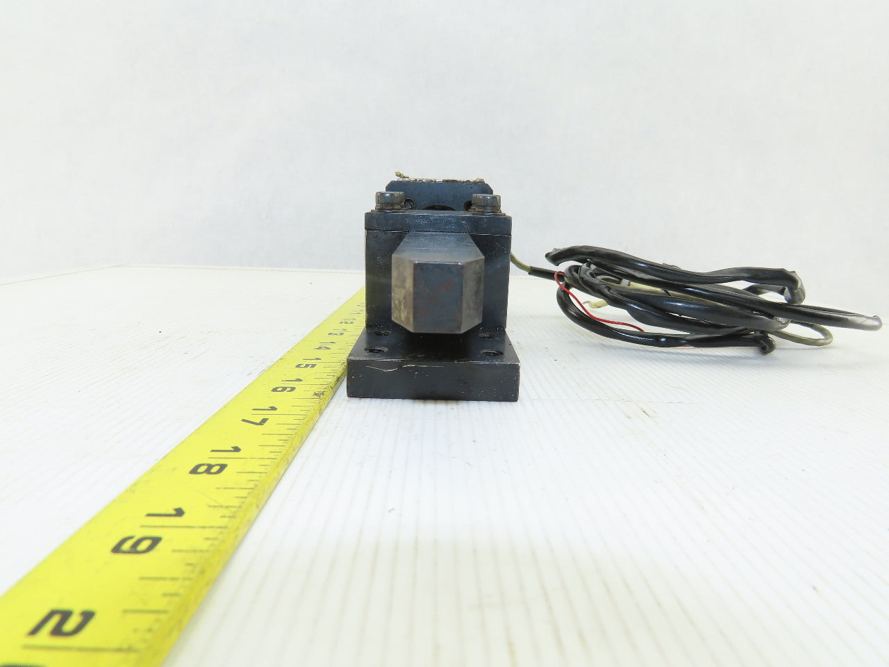 SMC CDQ2D25 Position Lock Pneumatic Cylinder Removed From Kitagawa MT4-170