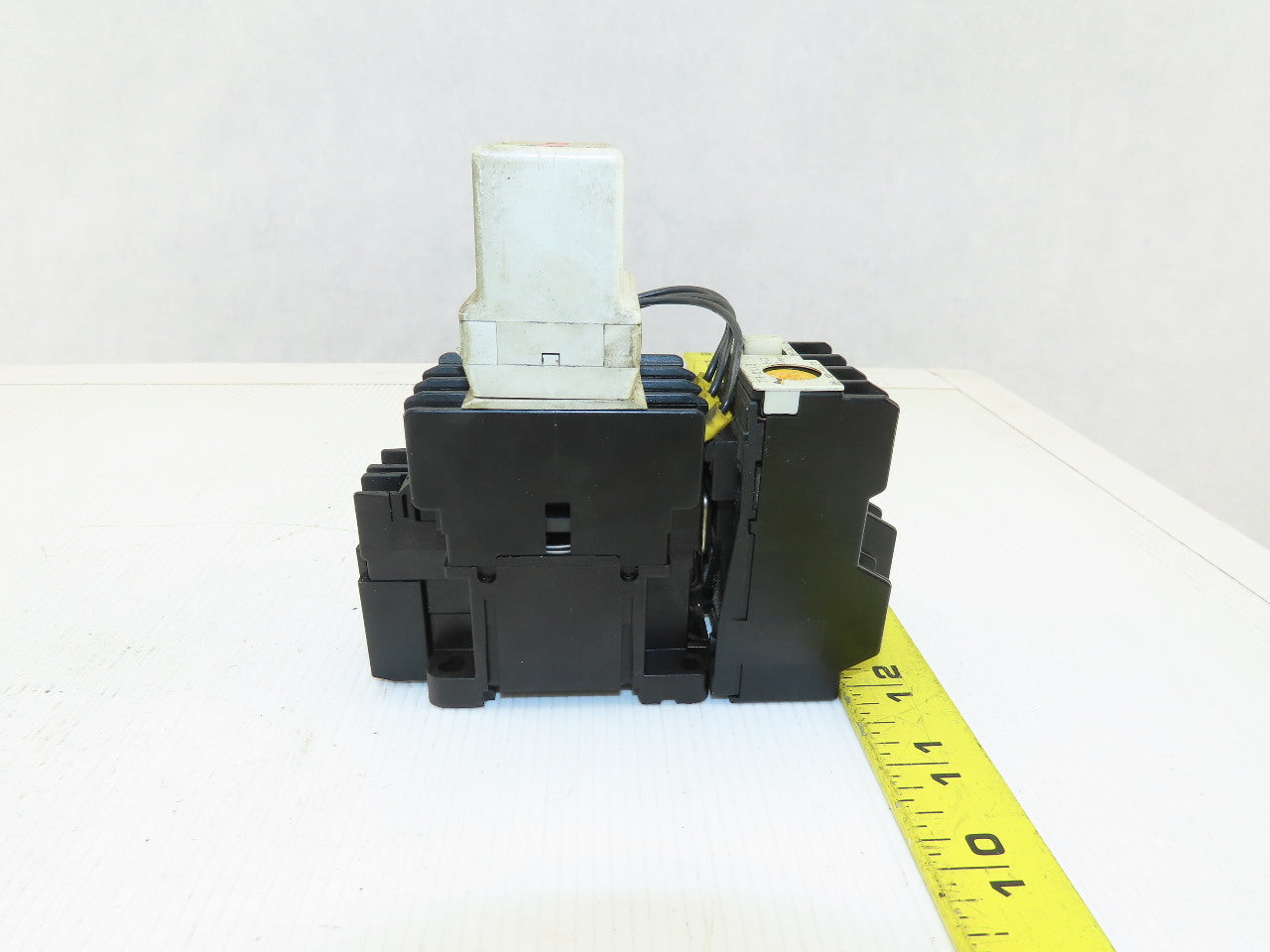 Fuji SC-0 TR-0N/3 600V 5Hp Contactor 4-6 Amp Trip Overload