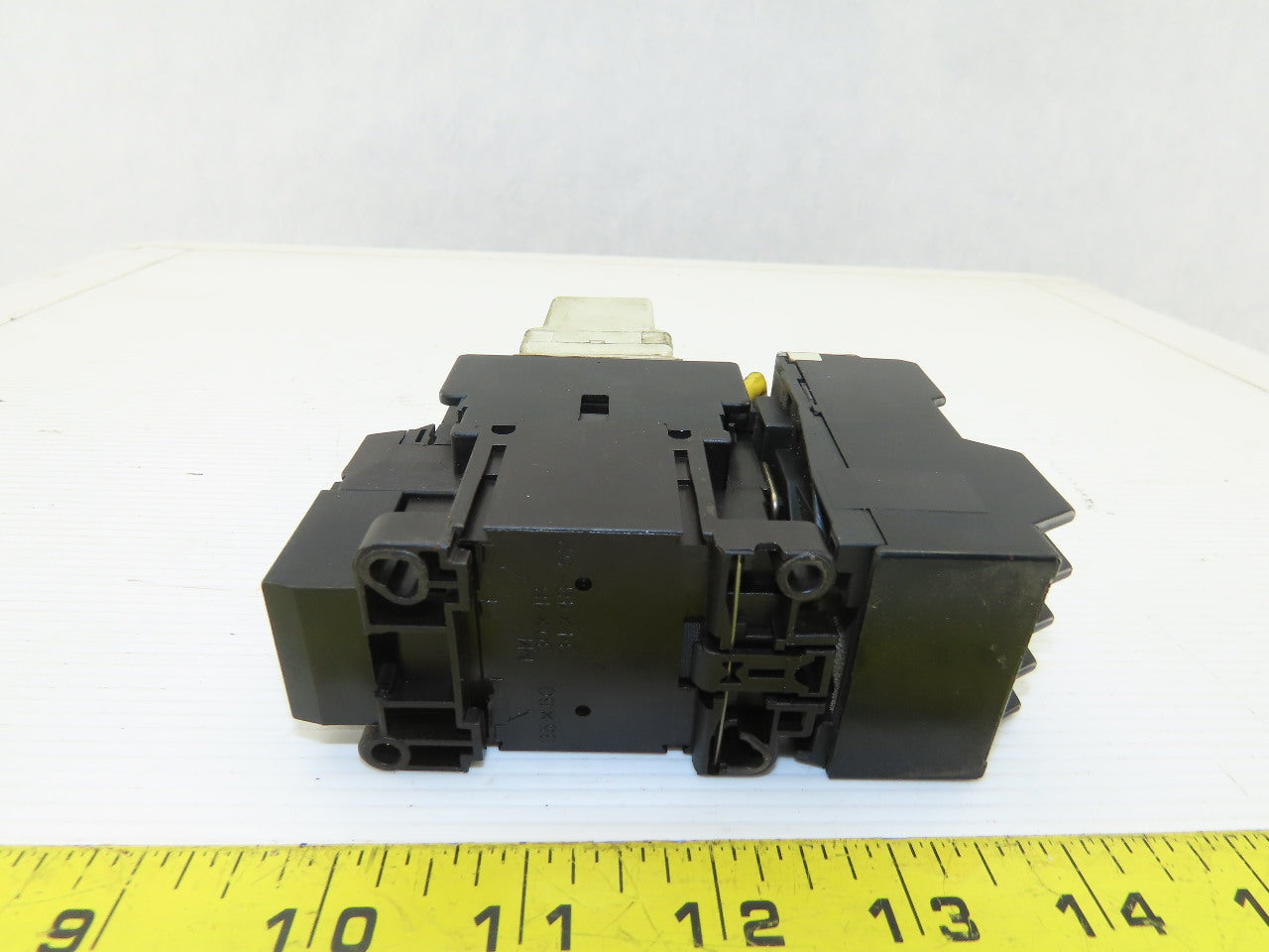 Fuji SC-0 TR-0N/3 600V 5Hp Contactor 4-6 Amp Trip Overload