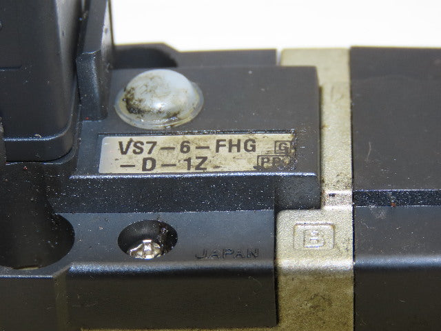 SMC VS7-6-FHG-D-1Z 4/3 Position Closed Center Pneumatic Solenoid Valve 100V Coil