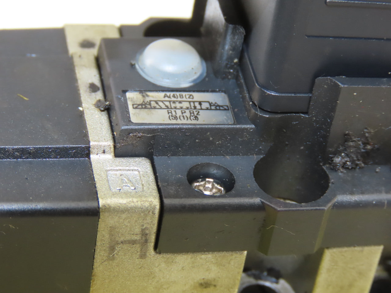 SMC VS7-6-FHG-D-1Z 4/3 Position Closed Center Pneumatic Solenoid Valve 100V Coil