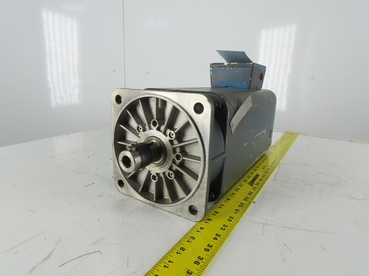 Cincinnati Milacron 1FT5106-0AA01-0-Z 150V Y 1200RPM Perm. Magnet AC Servo Motor