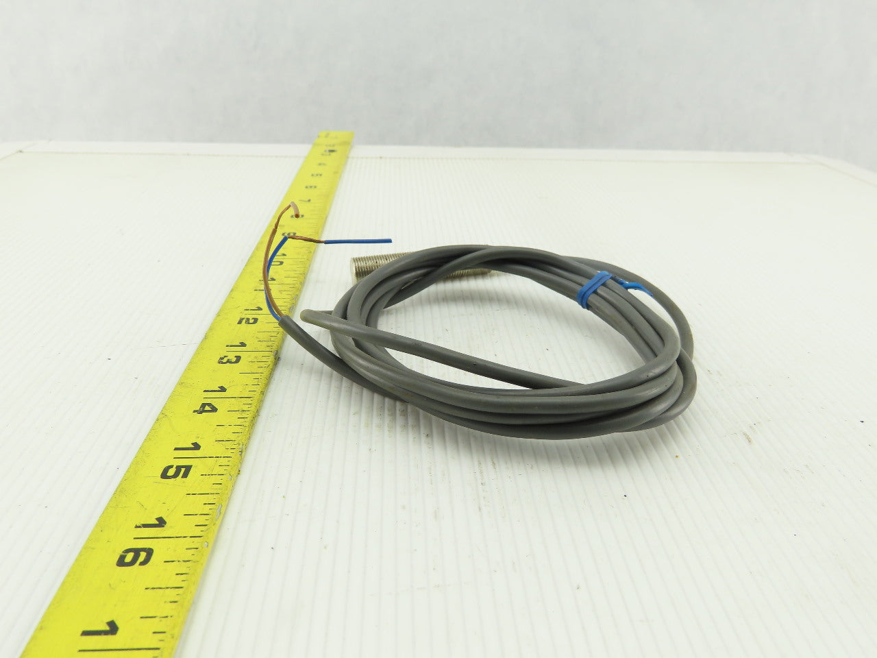 Omron E2E2-X2Y1 24-240V Inductive Proximity Sensor