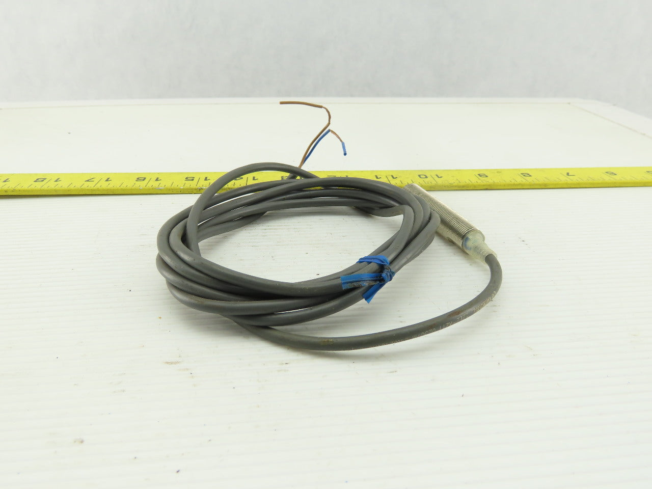 Omron E2E2-X2Y1 24-240V Inductive Proximity Sensor