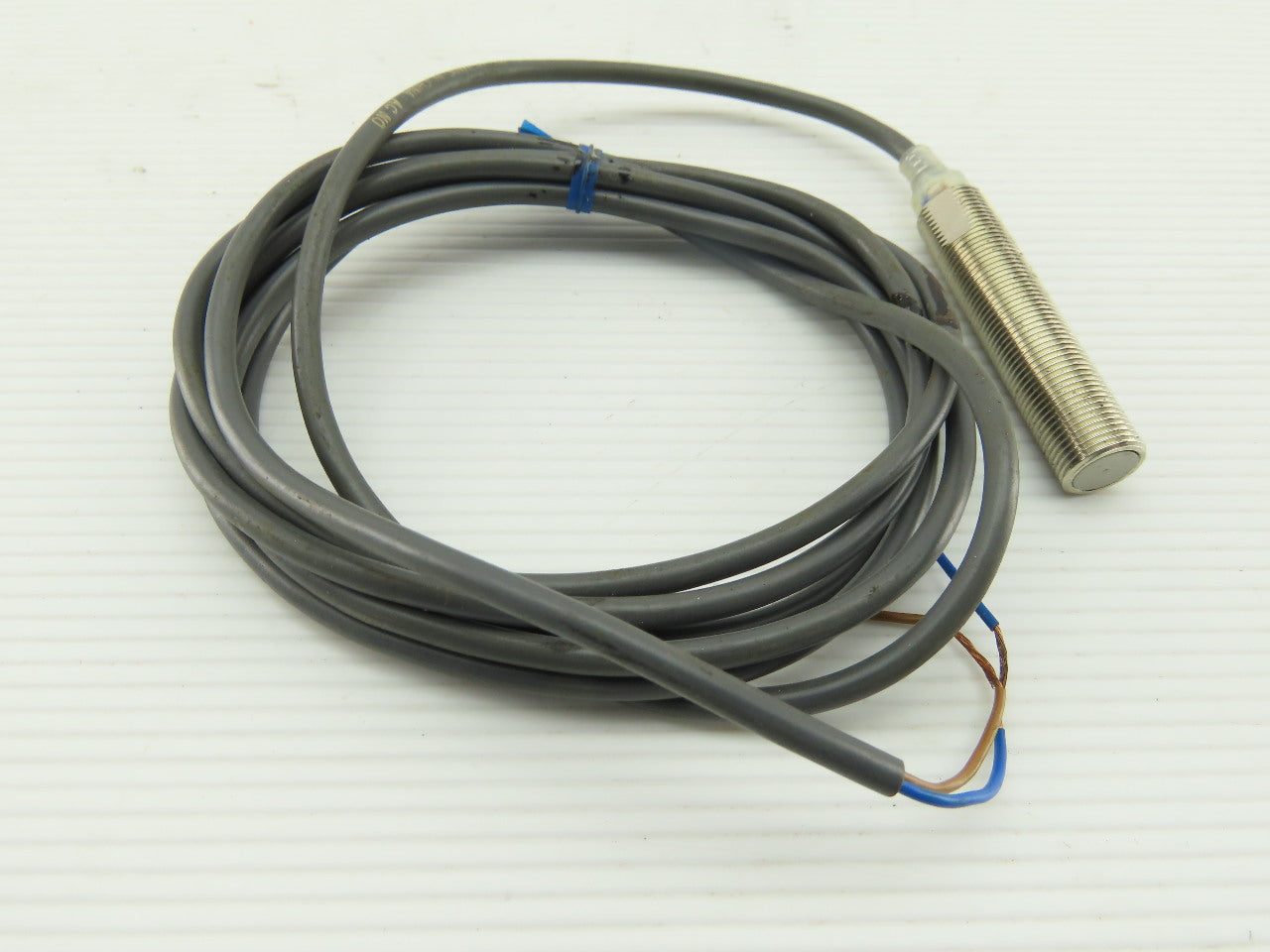 Omron E2E2-X2Y1 24-240V Inductive Proximity Sensor