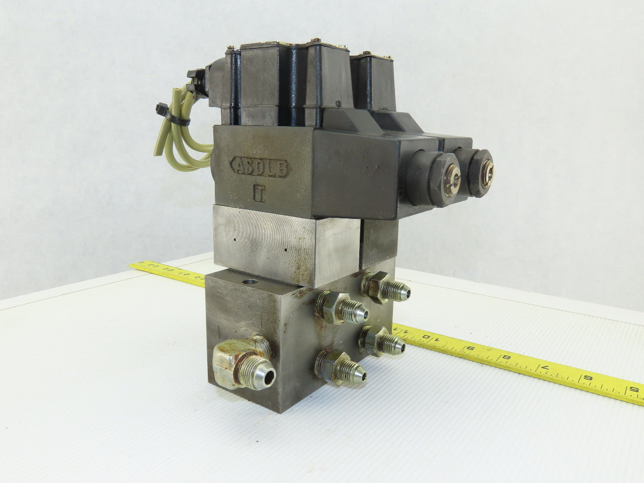 Daikin JSO-G02-2BA-20-N 4/3 Way Solenoid Operated Valve Check Manifold Bank