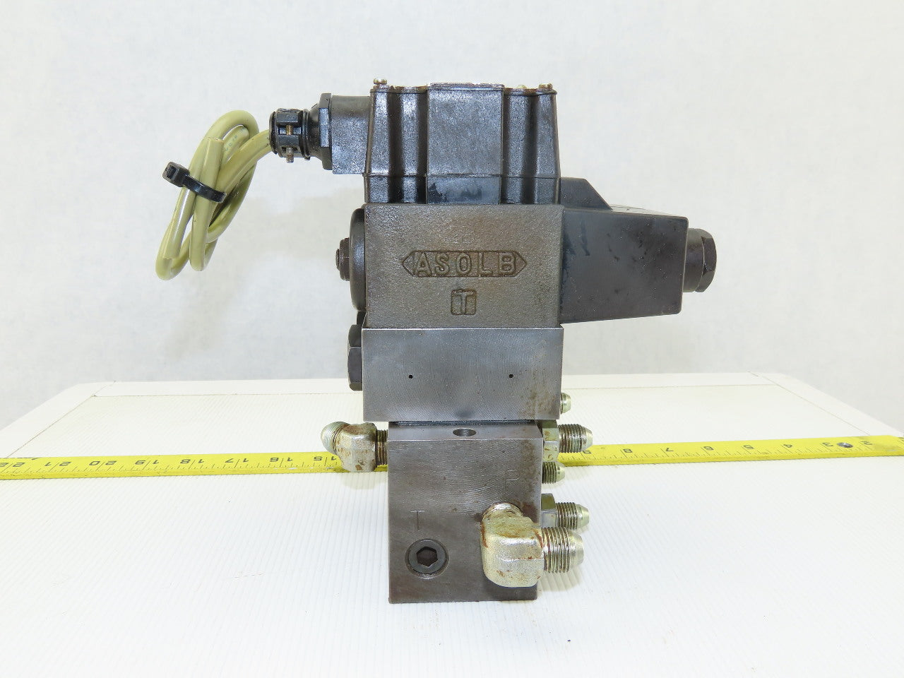 Daikin JSO-G02-2BA-20-N 4/3 Way Solenoid Operated Valve Check Manifold Bank