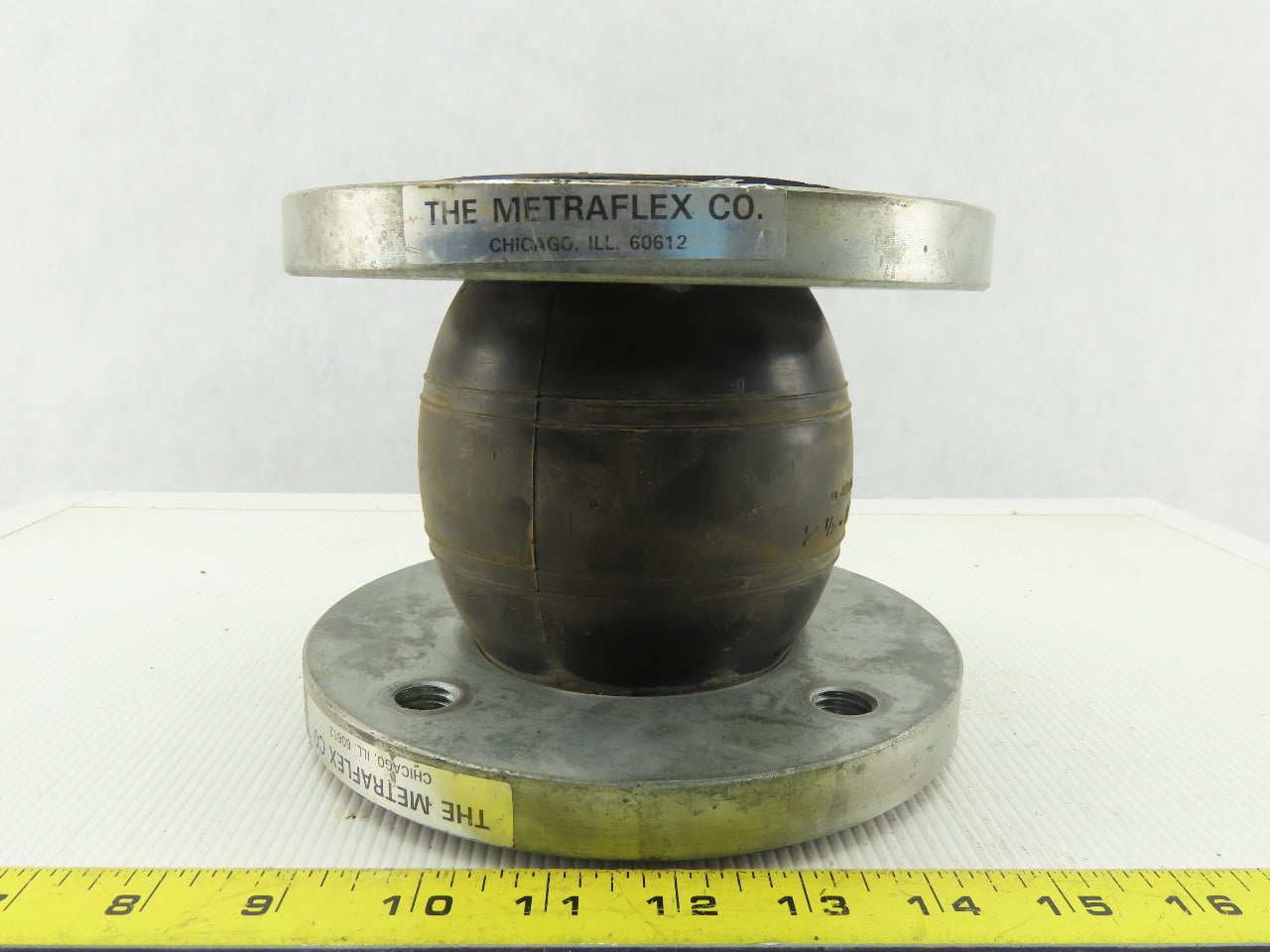 Metraflex 2-1/2" x 5" Raised Rubber Flange Flexible Coupling 150LB