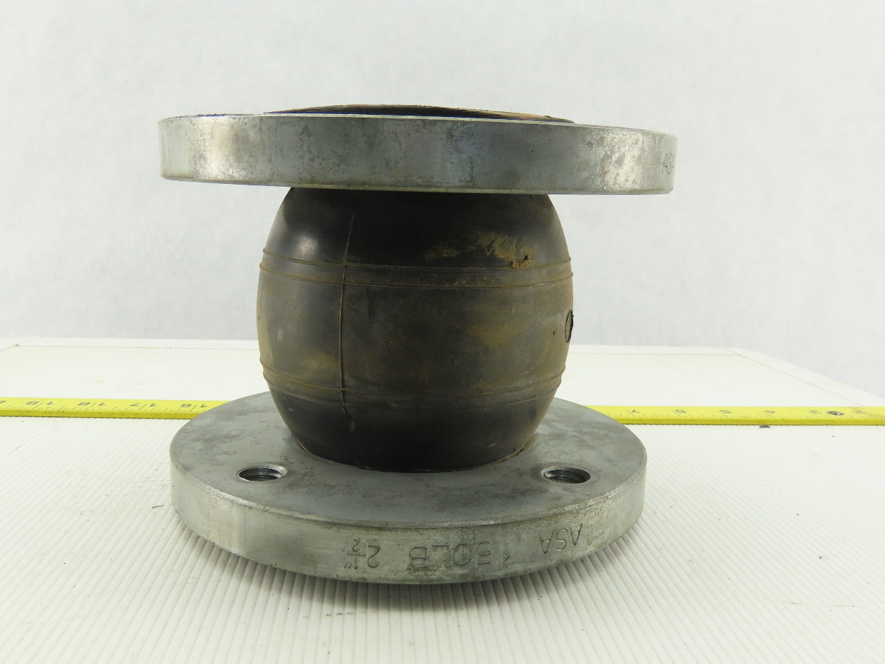 Metraflex 2-1/2" x 5" Raised Rubber Flange Flexible Coupling 150LB