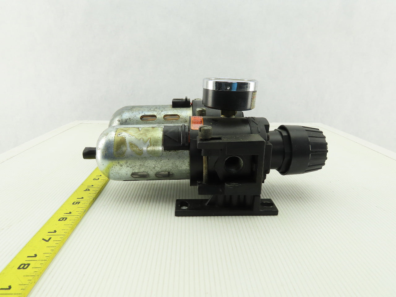 Wilkerson CB6-03-00 Inline Air Filter Lubricator Regulator FRL 0-125 PSI