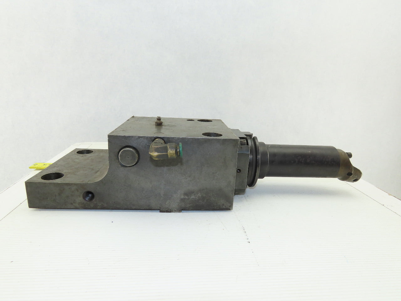Kennametal D-185460-R01 Hybrid Turret Tool Holder Block Right Hand W/ Tooling