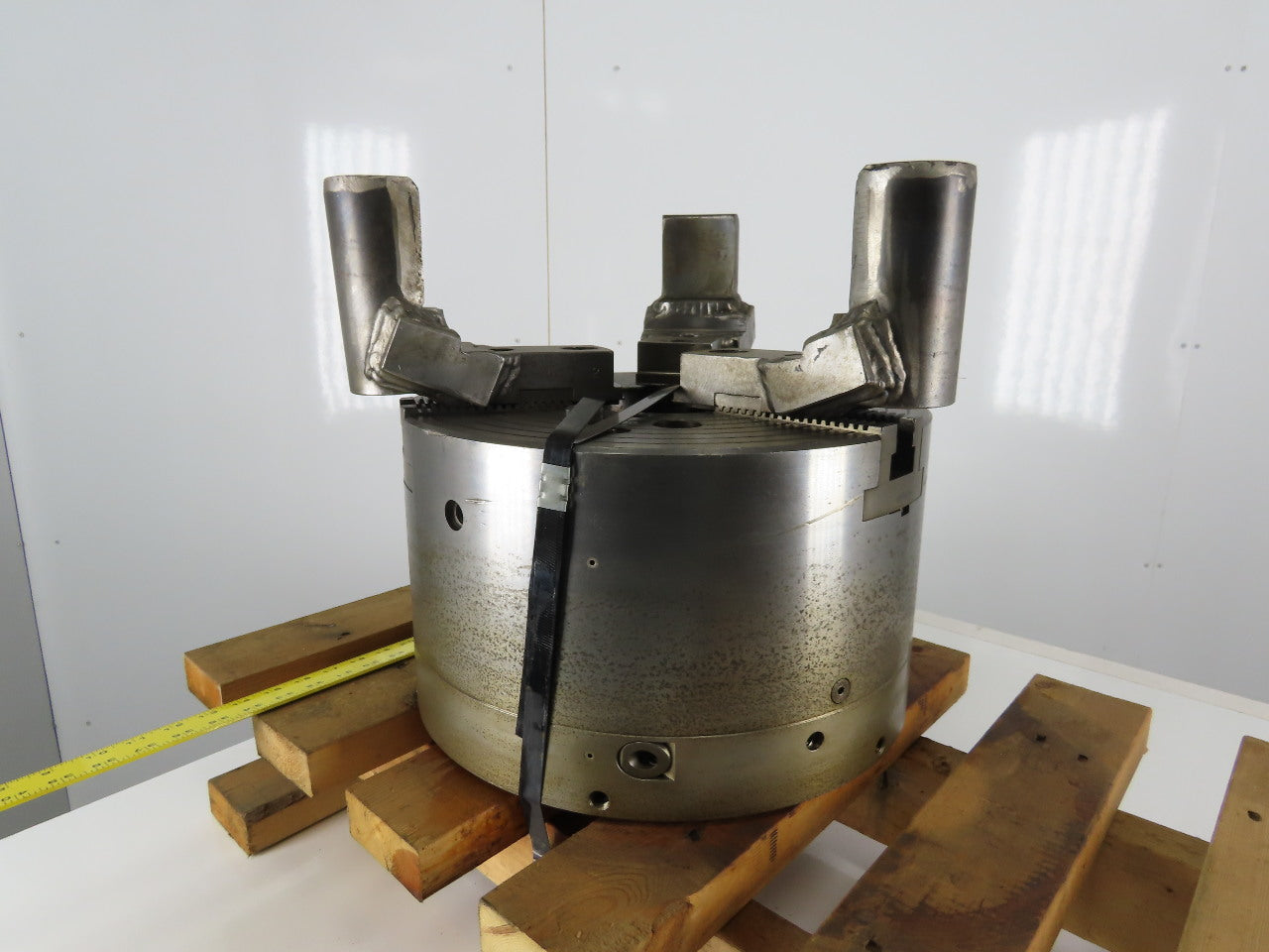 16" Lathe Power Chuck 3 Jaw Serrated 1.5mmx60 Thru Hole 3000RPM 550 PSI