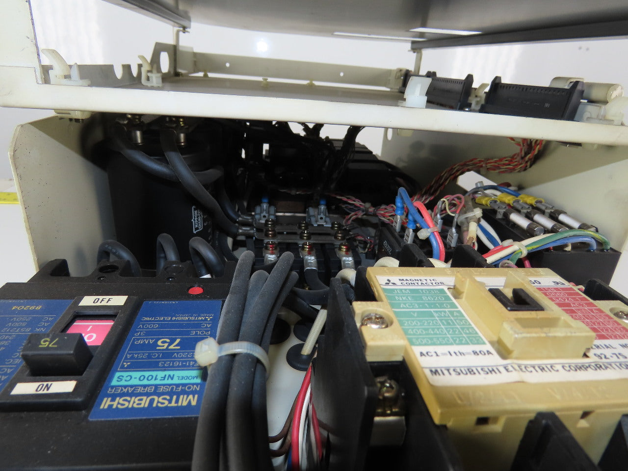 Mitsubishi FR-SF-2-15K 15kW 200VAC Spindle Controller AC Spindle Controller