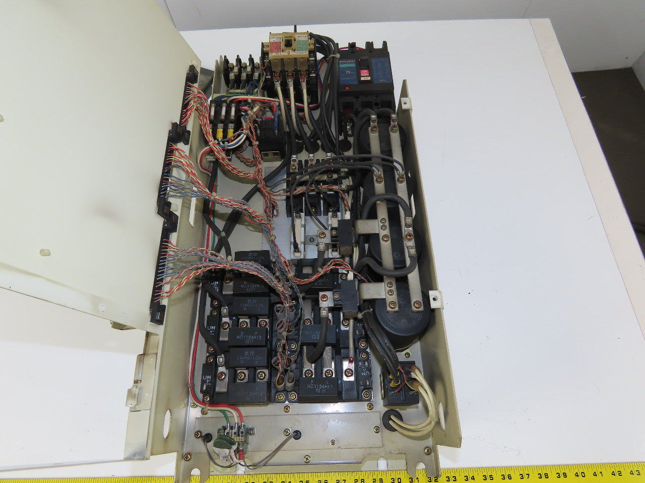Mitsubishi FR-SF-2-15K 15kW 200VAC Spindle Controller AC Spindle Controller