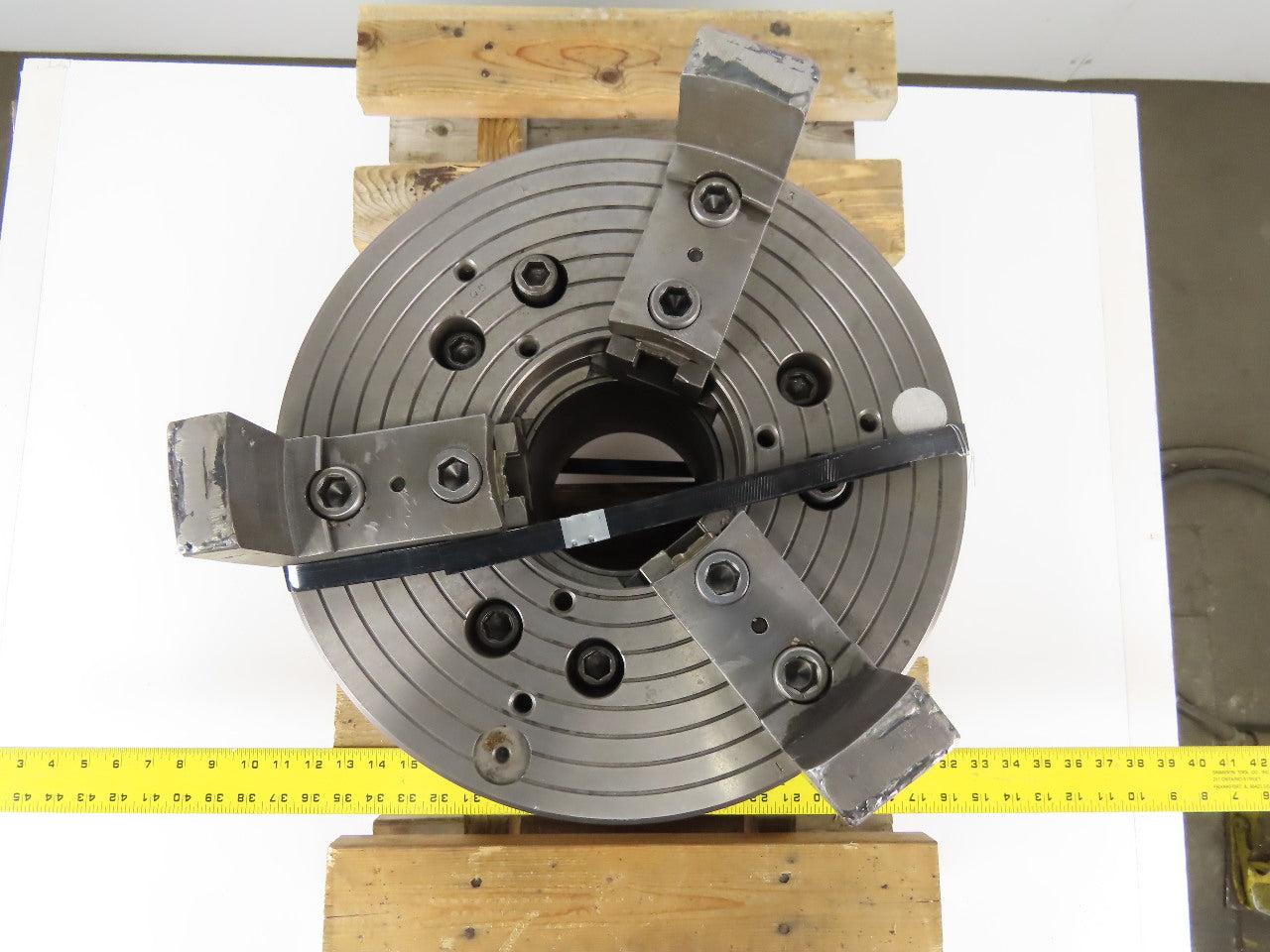 16" Lathe Power Chuck 3 Jaw Serrated 1.5mmx60 Thru Hole 3000RPM 550 PSI