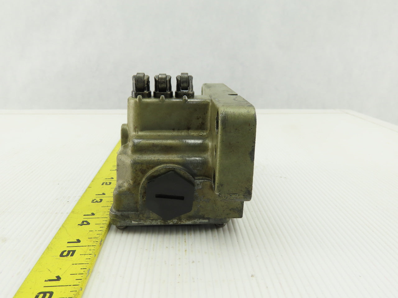 Honeywell LDV-5312DT 10A 125/250V 3 Way Plunger Roller Microswitch