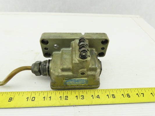 Honeywell LDV-5312DT 10A 125/250V 3 Way Plunger Roller Microswitch