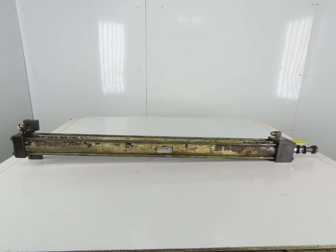 Tacto 60mm Bore 815mm Stroke Double Acting Hydraulic Cylinder