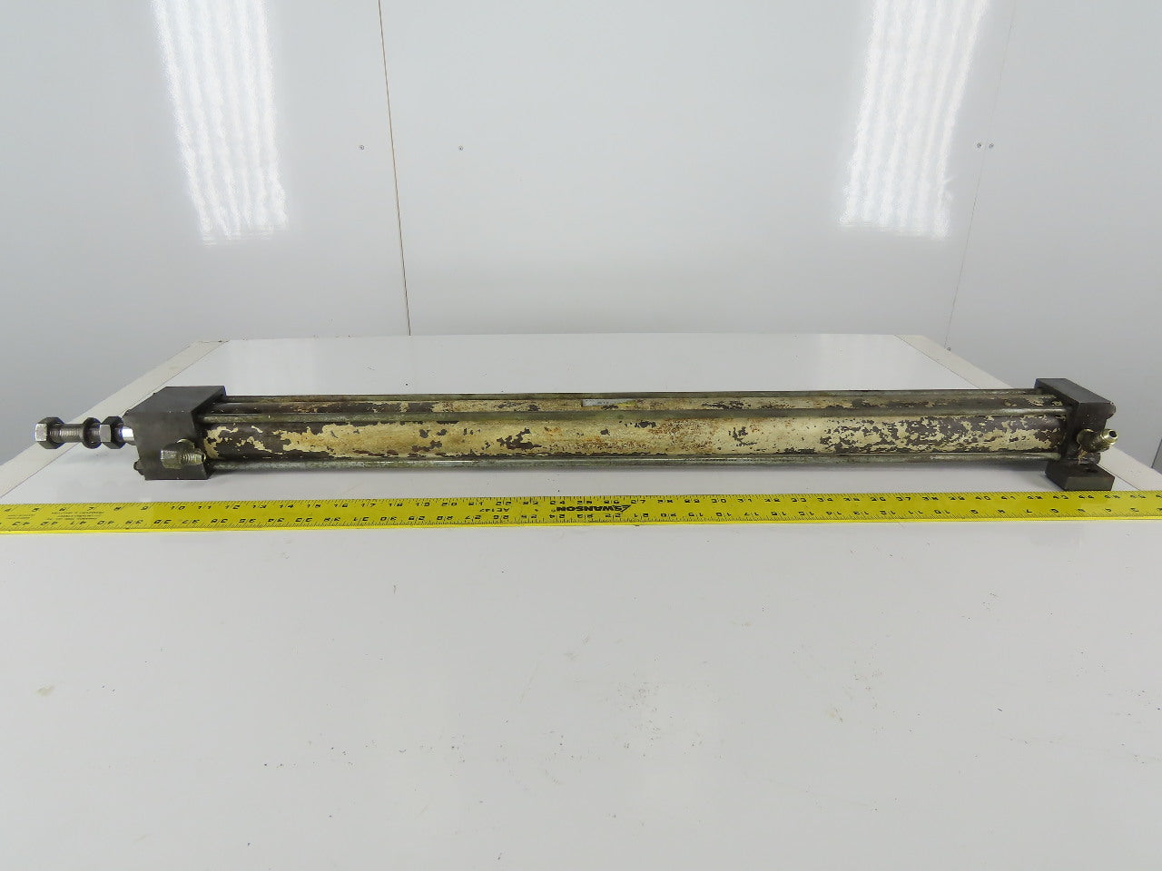 Tacto 60mm Bore 815mm Stroke Double Acting Hydraulic Cylinder